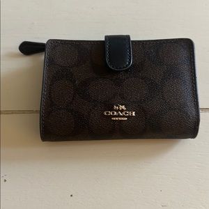 Coach Zip & Snap Wallet Like New